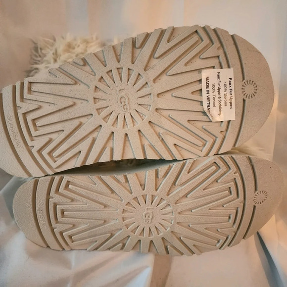 UGG WHITE FLUFF MOMMA SUGAR FAUX FUR PLATFORM BOOTS, US 5/ EUR 36 NEW - Picture 11 of 11